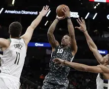 关于马刺主场告捷,德罗赞传射传中率居高位的信息 关于马刺主场告捷,德罗赞传射传中率居高位的信息