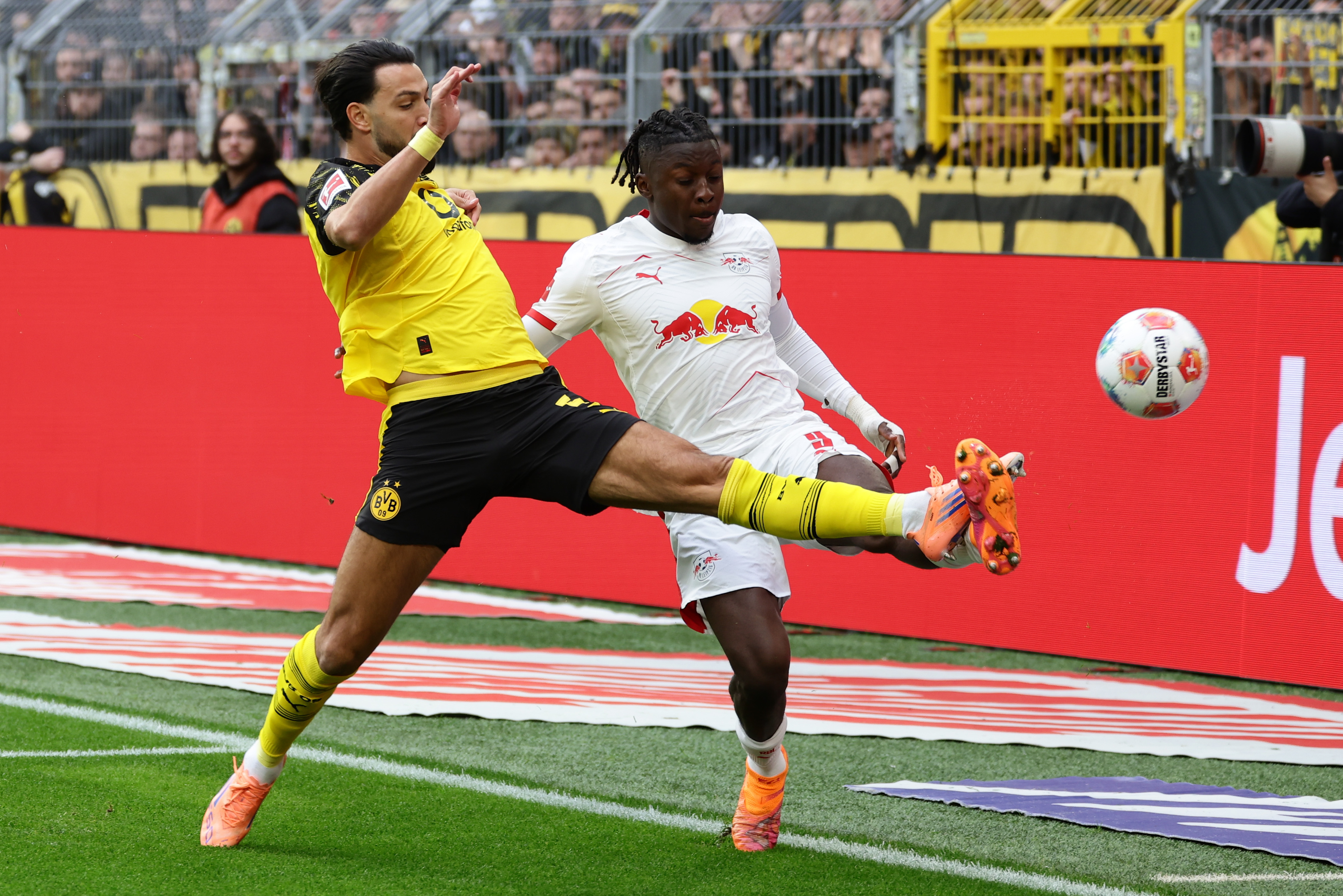 多特蒙德前锋叫什么