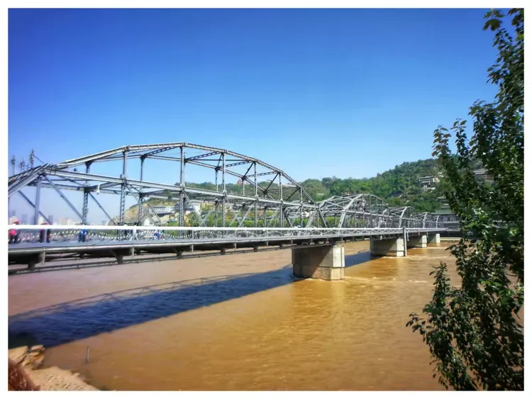 开篇首战获胜,太阳晃开西部大门 开篇首战获胜,太阳晃开西部大门